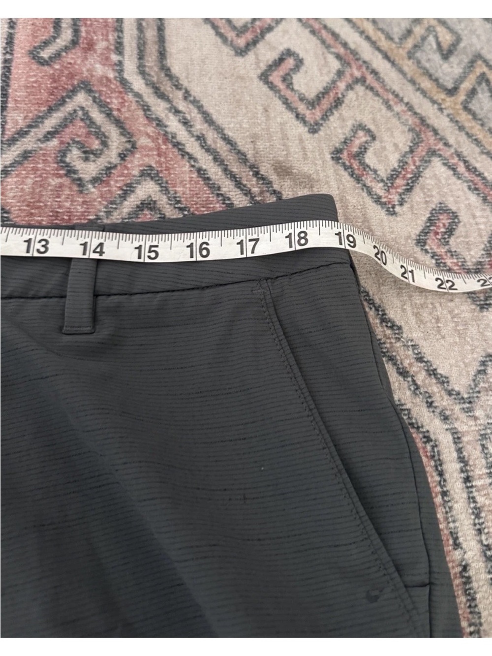 Vuori Pebble Hybrid Shorts Mens 36 Grey V399 Textured Lightweight Golf Stretch - Picture 6 of 8